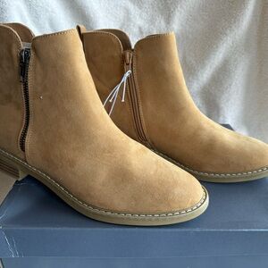 Universal Thread Tan Suede Ankle Brenna Boots